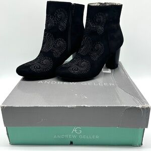 Andrew Geller Black Faux Suede Embroidered Side Zip Ankle Booties Women’s 5.5 M
